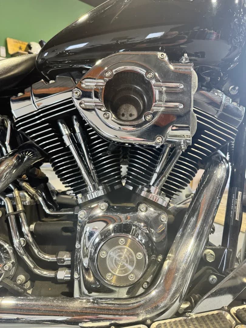 Harley Davidson Softail Deluxe 1584 - Miniature 2