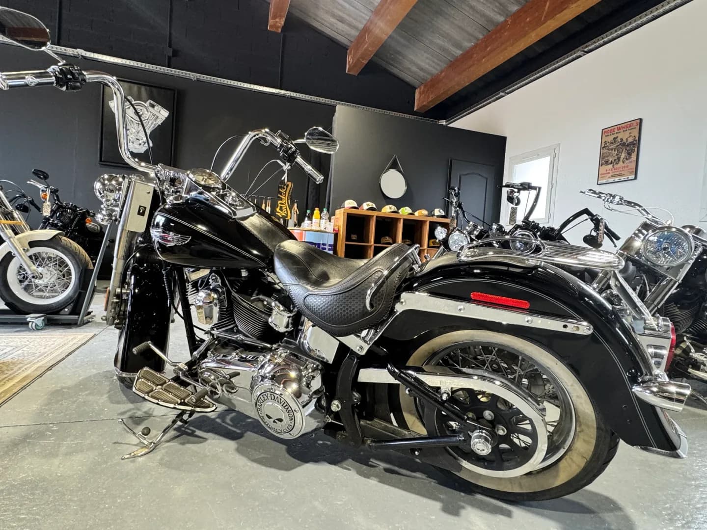 Harley Davidson Softail Deluxe 1584 - Miniature 3