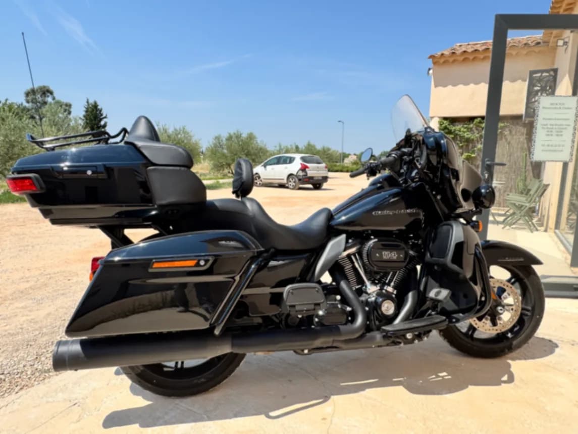 Harley Davidson  Electra Glide Ultra Limited  - Miniature 2