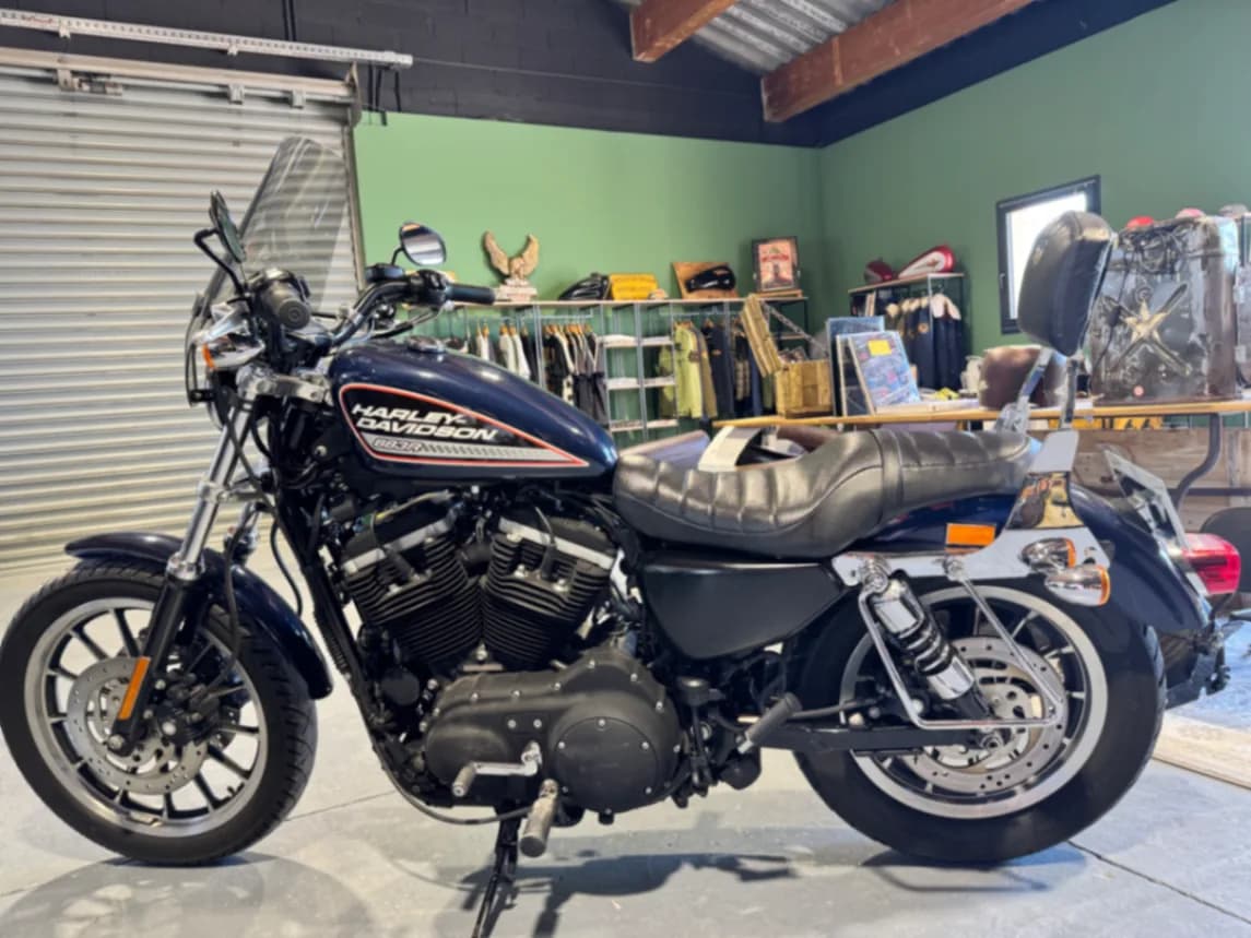 Harley Davidson  883 R série anniversaire 