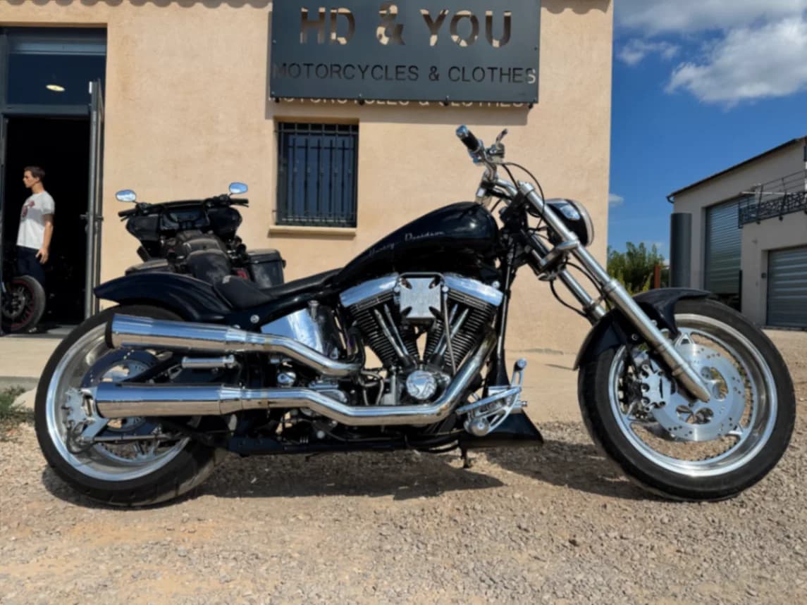 Harley Davidson  Softail Fxstl show bile