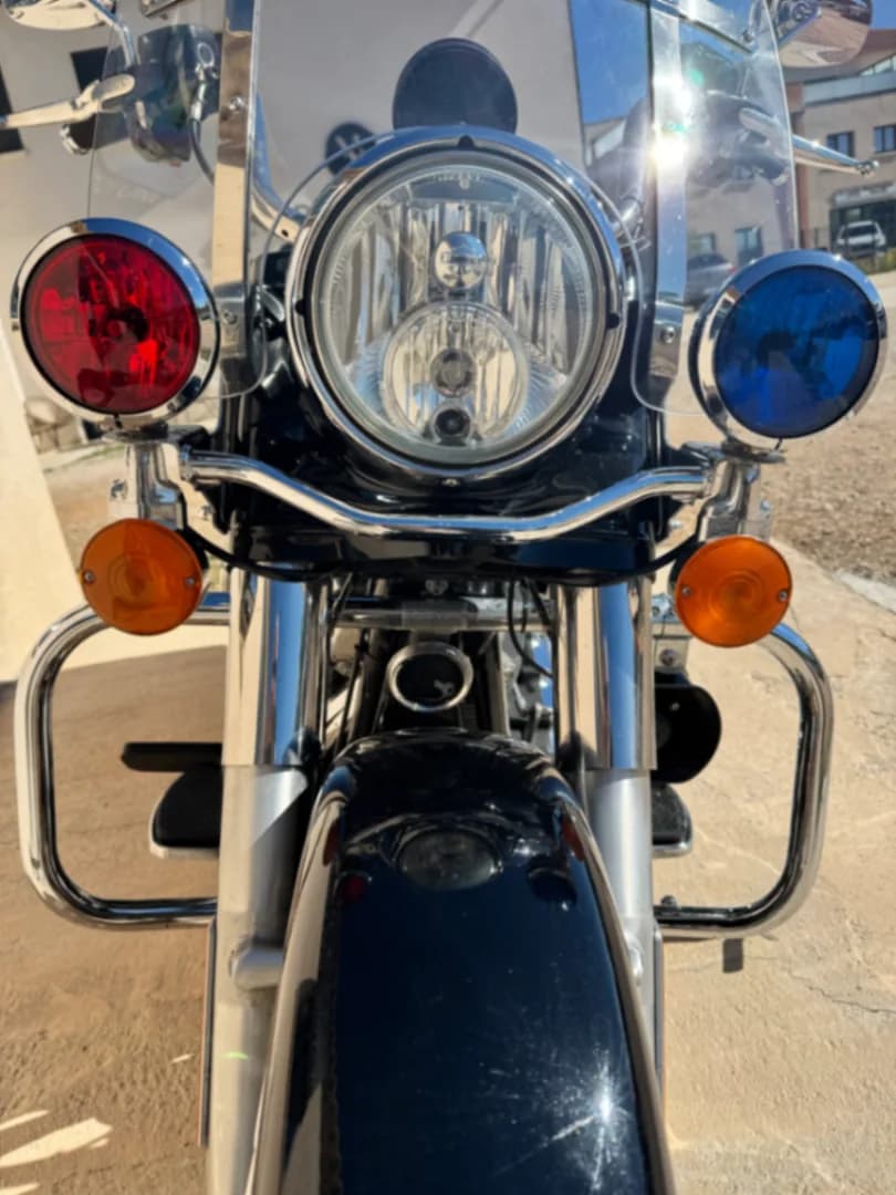 Harley Davidson  Road King Police  - Miniature 5