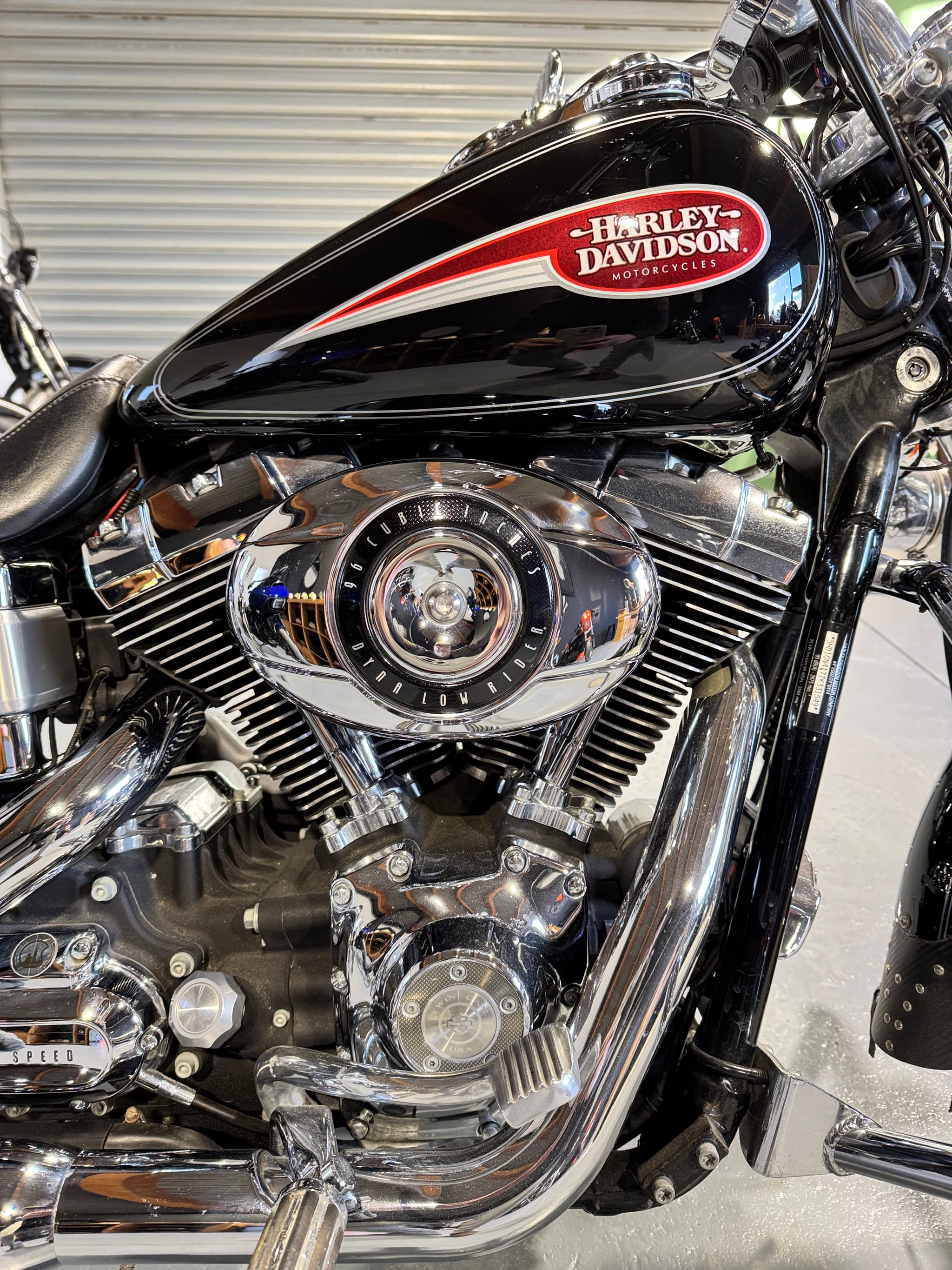 Harley Davidson Dyna Low Rider 1584 - Miniature 2