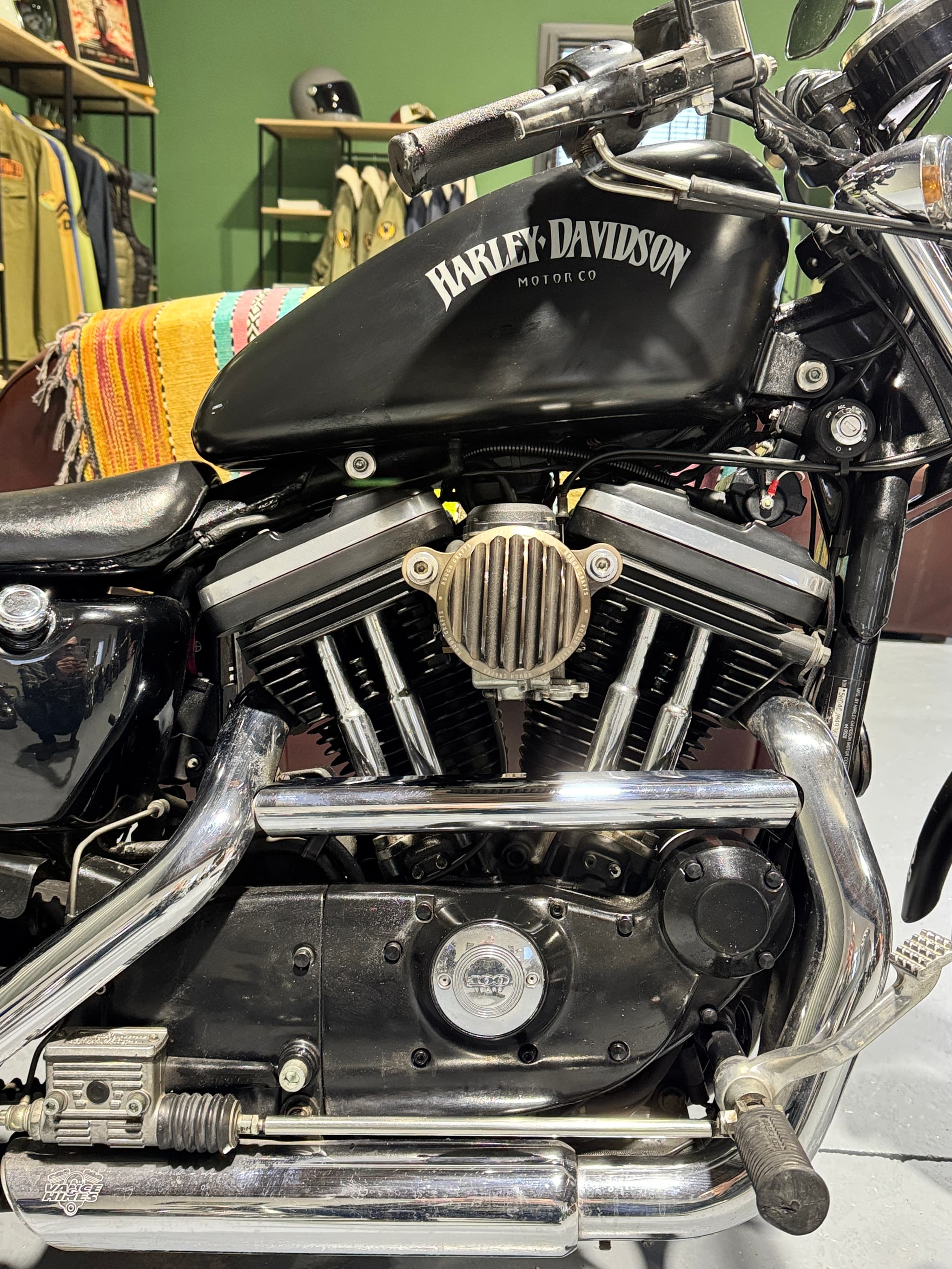 Harley Davidson Sportster 883 "Année anniversaire" - Miniature 3
