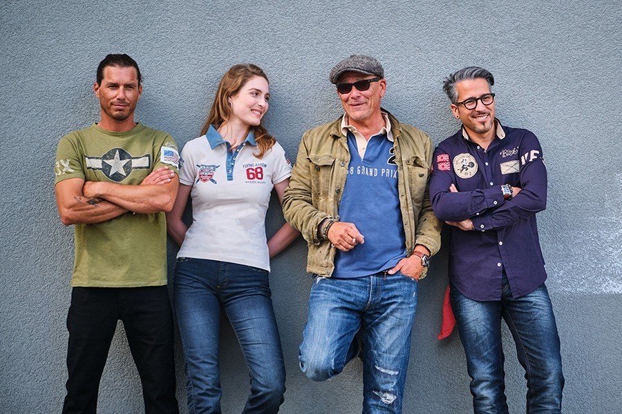 Vêtements également disponibles en magasin